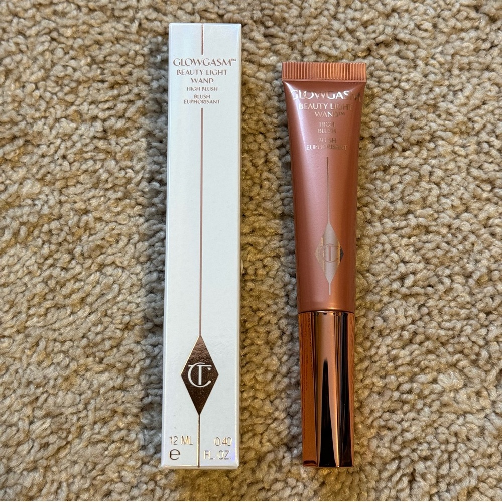 Charlotte Tilbury Glowgasm Beauty Light Wand-Pinkgasm